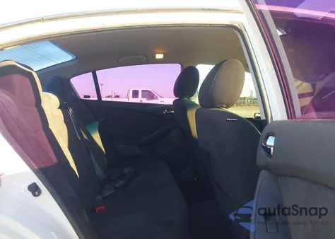 2011 Nissan Altima 2.5 S z USA, uszkodzony, nr VIN 1N4AL2AP2BN435875